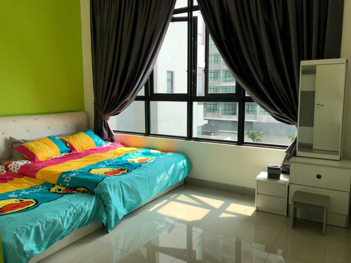 I-walker @ Ioi Conezion Apartment