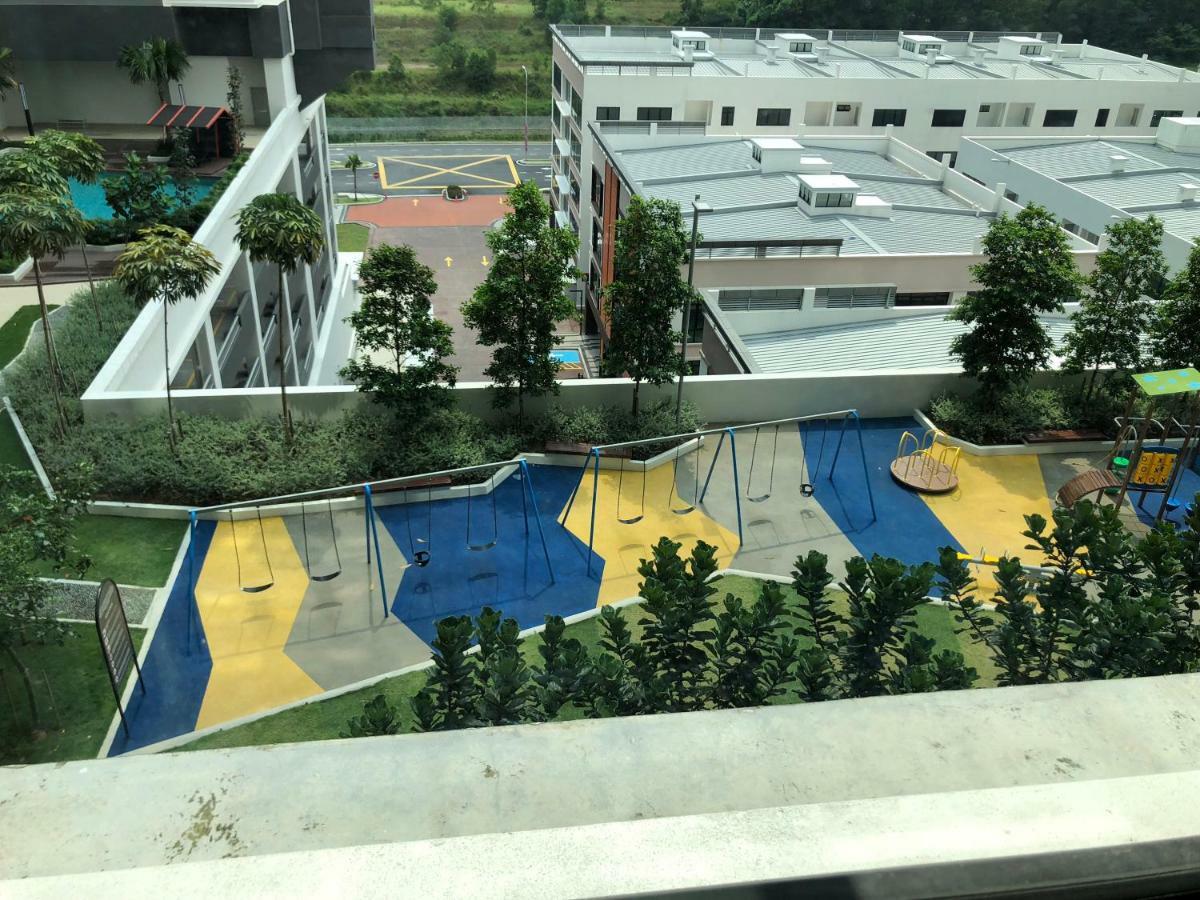 I-walker @ Ioi Conezion Apartment *