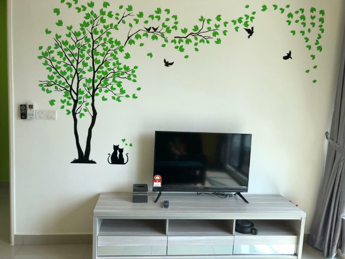 I-walker @ Ioi Conezion Apartment